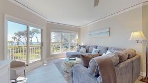 5203 Hampton Place South