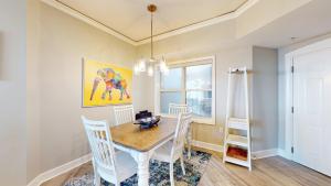 5203 Hampton Place South