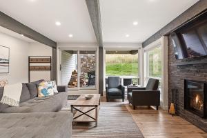Enclave 110, Snowmass Ski-InSki-Out Condo wShared PoolHot TubGymWiFi