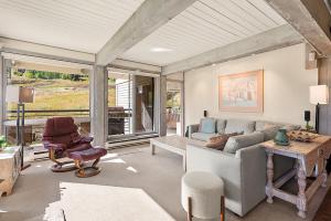 Enclave 207, Snowmass Ski-InSki-Out Condo wShared PoolHot Tub