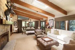 Little Nell Condominiums Unit 11, Top Floor Condo with Mountain Views, 3 Blocks to Gondola - أسبين