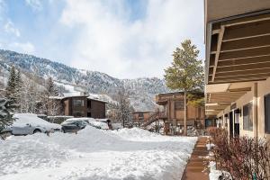 Aspen Townhouse East Unit 7, Exceptional Location