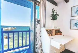 Eco Fisherman's Seafront Cottage - Fantastic Views - Private Courtyard - Arrieta