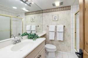 Fasching Haus Unit 8, Deluxe Condo w AC, Private Deck, 2 Blocks to Downtown