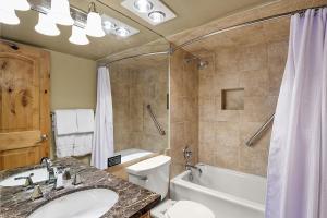 Chateau Chaumont Unit 8, Condo with Excellent Location, 1 Block to Aspen Mountain