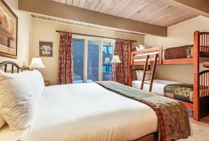 Chateau Chaumont Unit 8, Condo with Excellent Location, 1 Block to Aspen Mountain