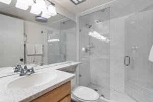 Chateau Dumont Unit 14, Spacious 3 Bedroom Condo, 1 Block from Downtown Aspen