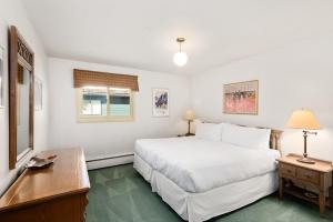 118 E. Bleeker Street Home, Large, Two-Level HomeDuplex with Private Deck & On-Site Parking