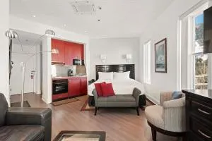 Independence Square Unit 303, Corner Studio with Premier Finishes, Downtown Location - أسبين
