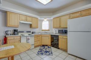 Charming Amalia Retreat with Fireplace and Grill!