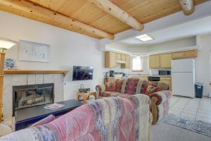 Charming Amalia Retreat with Fireplace and Grill!