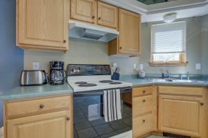 Pet-Friendly Mountain Cabin in Taos County!