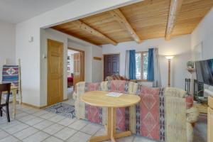 Charming Amalia Retreat with Fireplace and Grill!