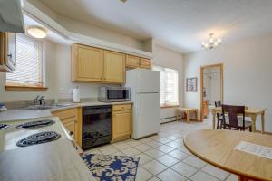 Charming Amalia Retreat with Fireplace and Grill!