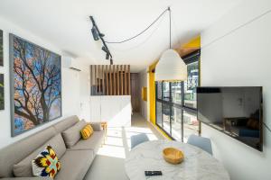 Belíssimo e moderno studio para casais STU309