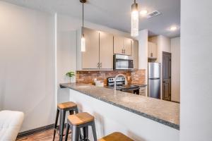 Newly Built Corner Hideaway 3 Mi to Texas A and M