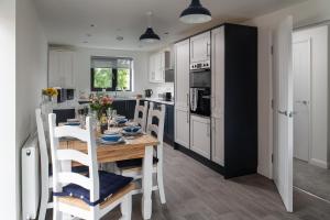 Spacious and modern family apartment, central and within walking distance to local amenities