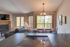 6 Mi to Winter Park Mtn-View Condo with Balcony!