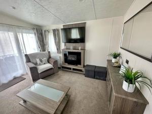 6 berth luxury caravan, Lyons Winkups Holiday Park