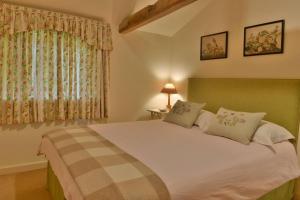 Peaceful country cottage in stunning surroundings