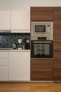 Athenian Classy 2BD Apt next to Metro Panepistimio