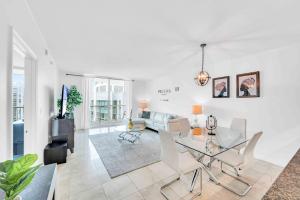 Modern 1 Bed in the Heart of Brickell With Free Parking