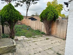 29 minits to airport and 29 mints to Liverpool st central London