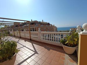 LOVELY PENTHOUSE in front of the beach with free parking