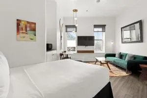 Independence Square 202, Hotel Room Over-looking the Mall and Aspen Mountain - أسبين