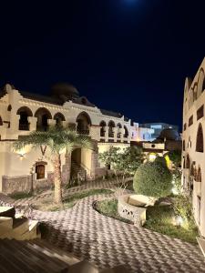 Elphardous Oasis Hotel