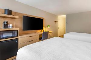 Queen Room with Two Queen Beds room in Best Western Plus Butte Plaza Inn