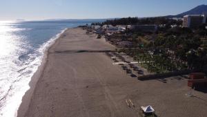 Top floor spacious apartment with sea views in Costalita