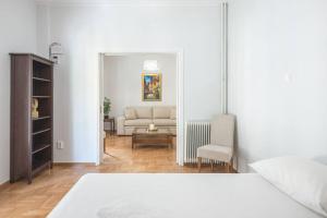 Athens Divas One Paradise