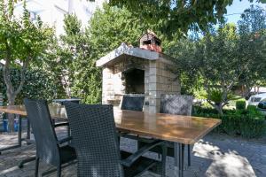 Family friendly seaside apartments Podstrana, Split - 13725