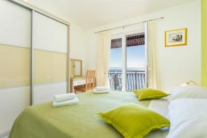 Family friendly seaside apartments Podstrana, Split - 13725
