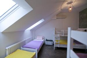 Hostel Fair and Square