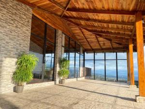 Astonishing view at Poás Volcano slopes: Casa Lili