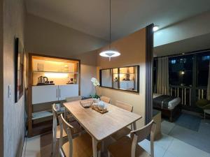 LUXESTAYSMNL ELEGANT FAMILY 2BR SUITE POOLGYM 400MBPS WIFI NETFLX AMAZING CITY VIEW