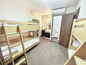 ホステル今鶴 四人部屋 202号室