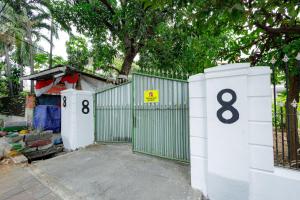 RedDoorz near Jalan Cikini