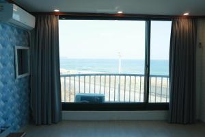 Mangsang Beach Pension