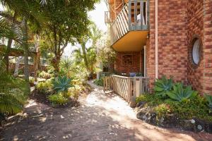 Fuller Holidays - Get Sandy - Beachside Byron