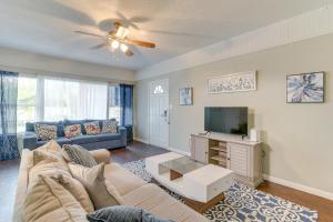 Walk to Beach Galveston Vacation Rental!