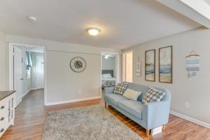 Walk to Beach Cozy Unit in Galveston!