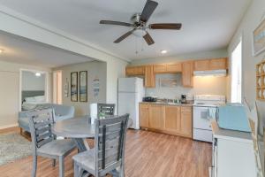 Walk to Beach Cozy Unit in Galveston!