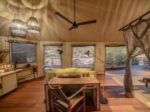 Madwaleni River Lodge - Babanango Game Reserve