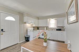 about 1 Mi to the Strand Central Unit in Galveston!