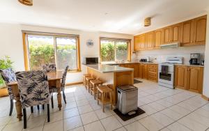 Kiama Cottage beside the Bay