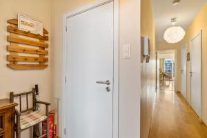 Zonnig familie app op zeedijk met zeezicht voor 6p