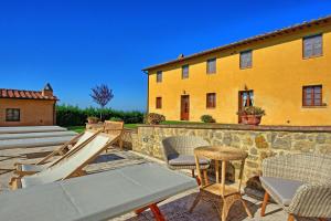 Villa Il Caggio by PosarelliVillas